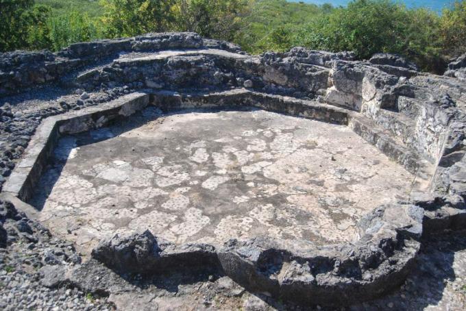 Basen kąpielowy w Husuni Kubwa, Kilwa Kisiwani