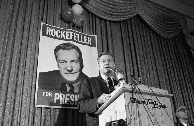 Nelson Rockefeller przemawia do komitetu GOP