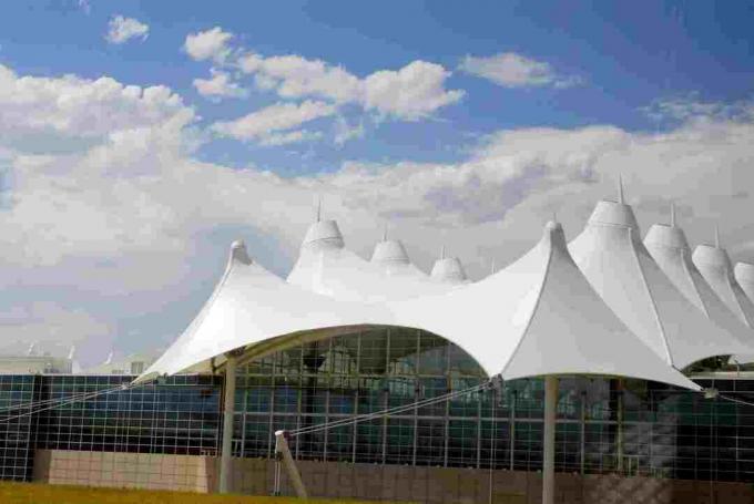 Architektura membranowa, Denver Airport 1995, Kolorado