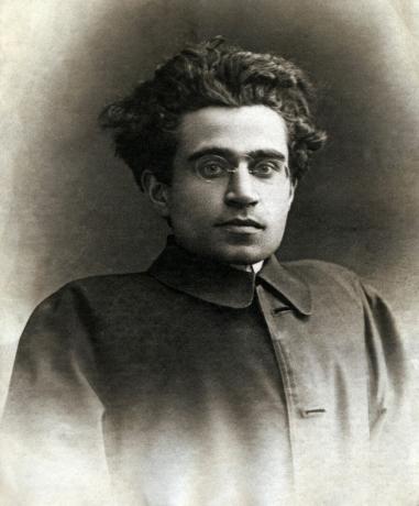 Antonio Gramsci (1891–1937), polityk; przed przystąpieniem do Partii Socjalistycznej, a następnie jednym z założycieli Włoskiej Partii Komunistycznej w 1921 r