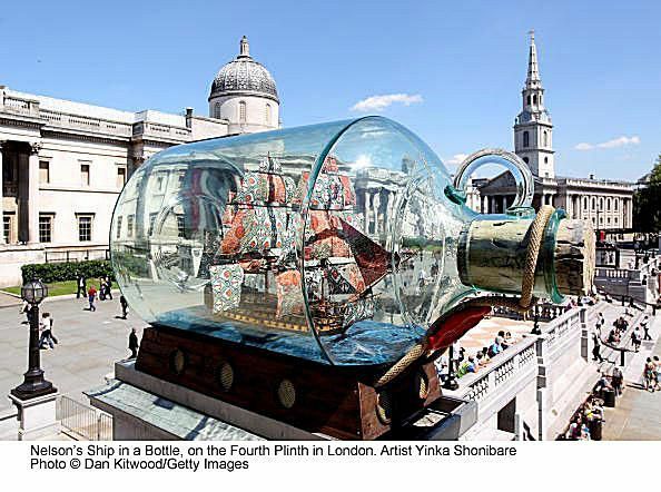 Statek Nelsona w butelce na czwartym cokole na Trafalgar Square - Yinka Shonibar