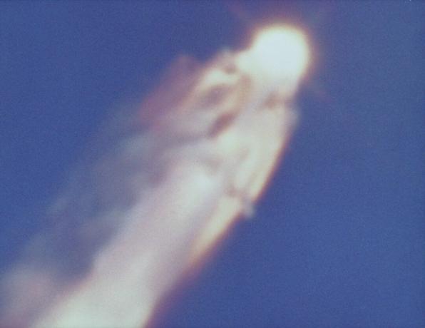 Zdjęcia promu kosmicznego Challenger STS-51L - Zerwanie czołgu LOX