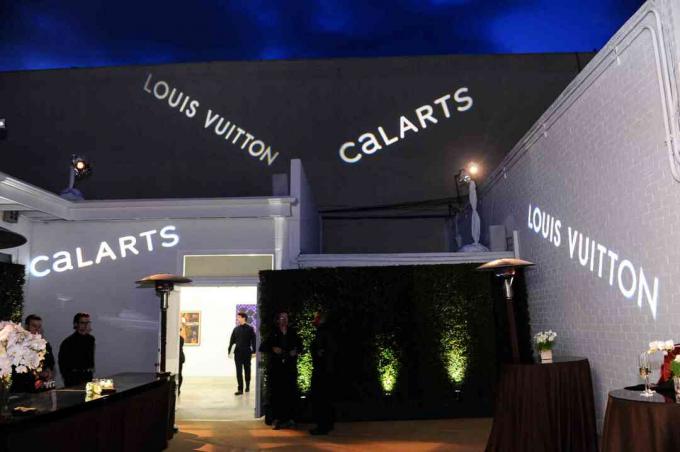 CalArts Art Benefit and Aukcja Los Angeles Otwarcie przyjęcia w Regen Projects