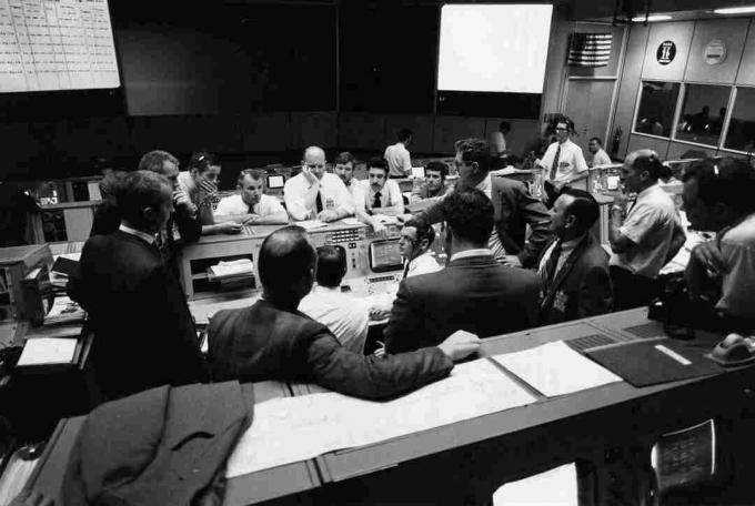 Apollo 13 Kontrola misji w Houston