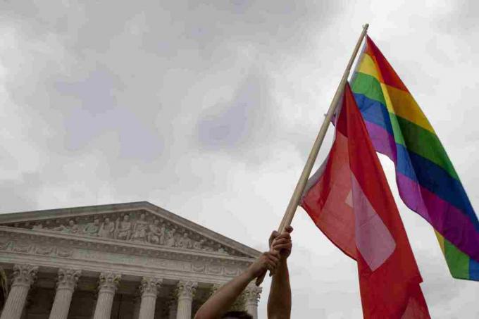 Sąd Najwyższy orzeka na korzyść małżeństw homoseksualnych