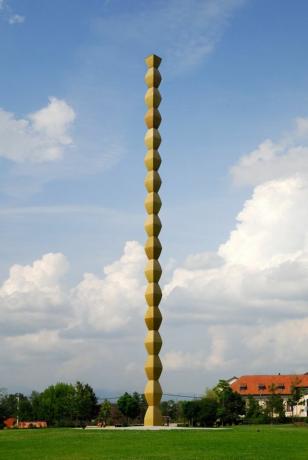 Constantin Brancusi Endless Column