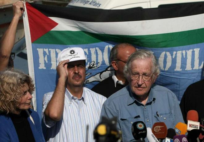 noam chomsky palestyński protest gaza