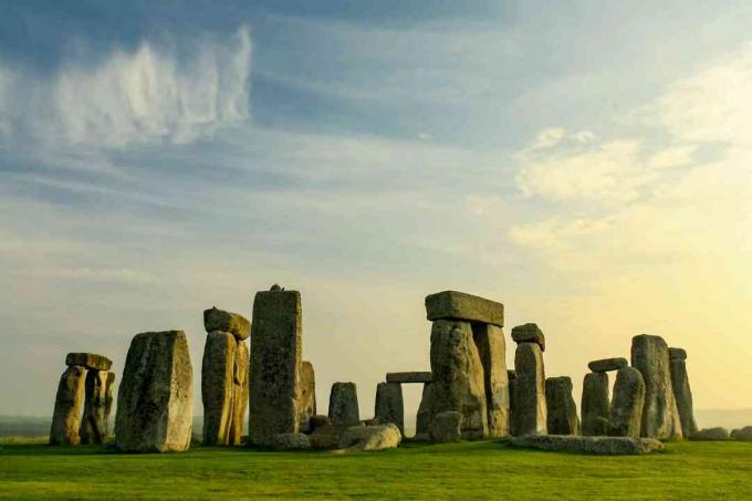 Stonehenge o wschodzie słońca
