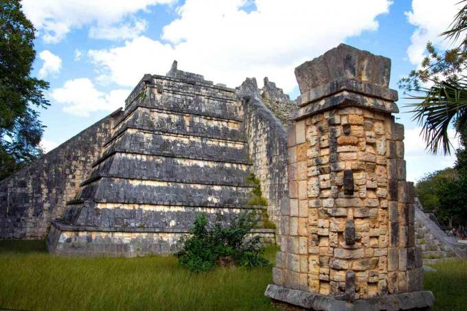 Grób Arcykapłana, piramida i pomnik w miejscu Majów w Chichén Itzá, Jukatan, Meksyk